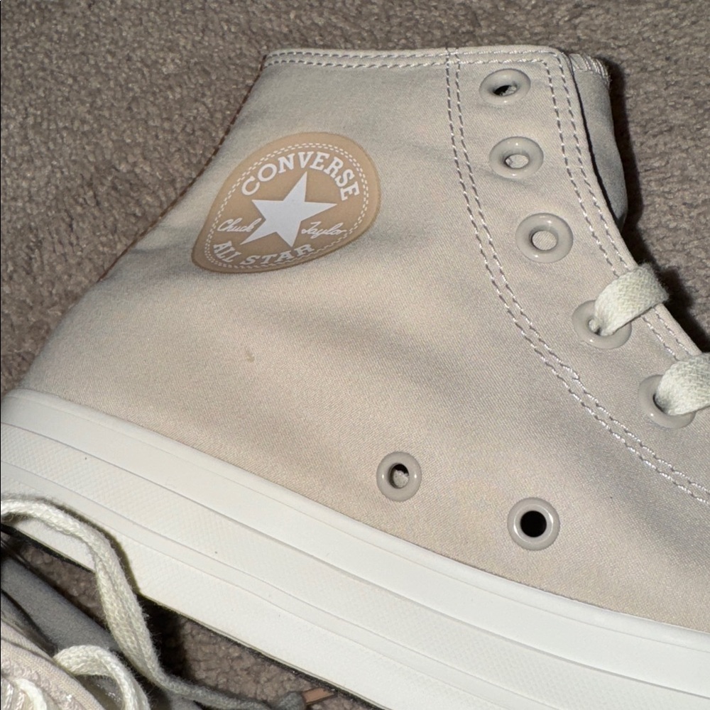 Converse High-Tops - Picture 2 of 10
